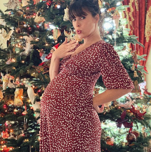 https://www.instagram.com/millajovovich/?hl=ru