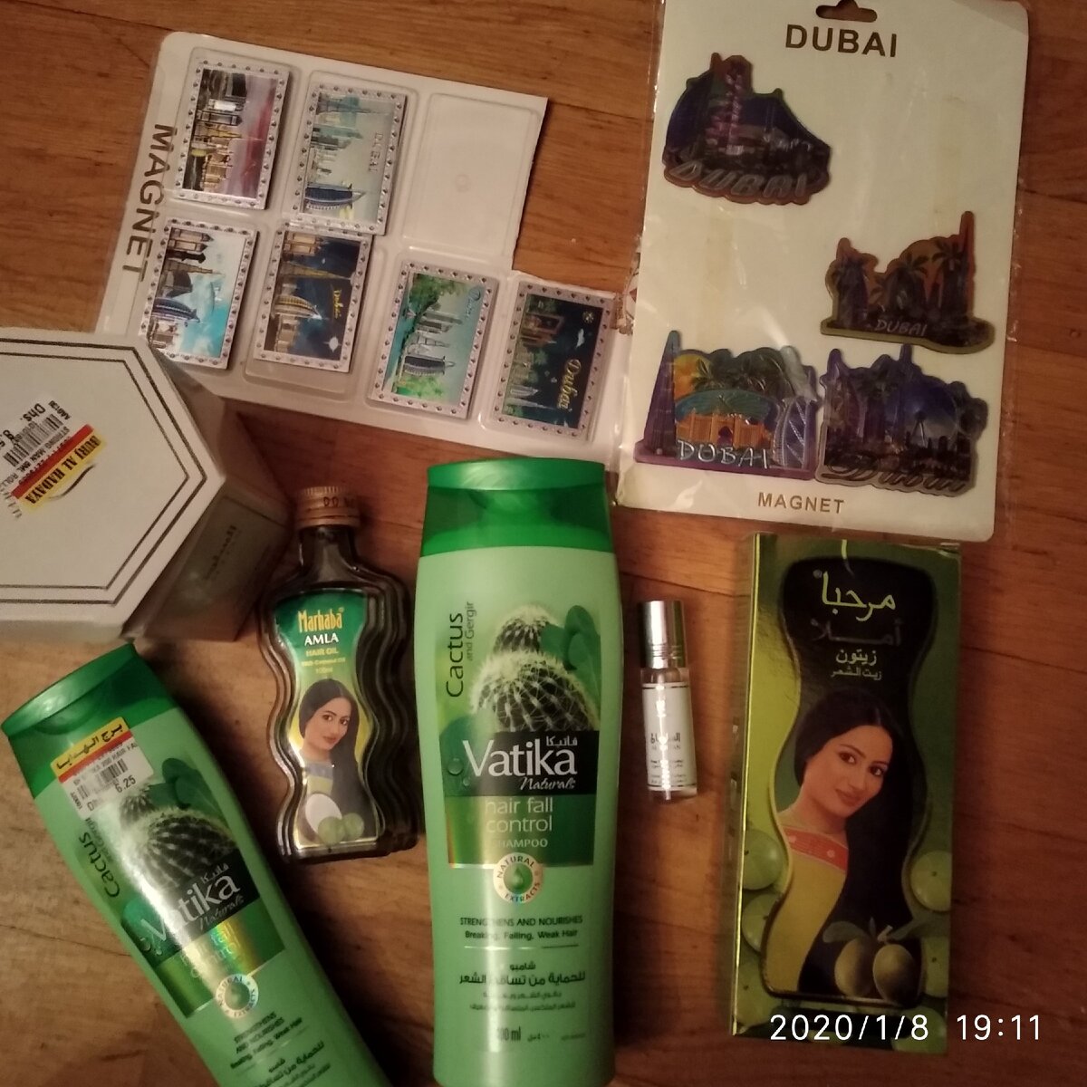 Где лучше покупать? Конечно там, где меньше туристов. В магазинах для местных жителей, там в разы дешевле. Мы сравнивали цены: кофе в обычном магазине стоит 9-10 дирхам, в магазин куда возят туристов от 45 Дирхам. Так же с финиками, сладостями, парфюмом. . Надеюсь моя статья поможет тем, кто впервые едет на отдых в ОАЭ. 