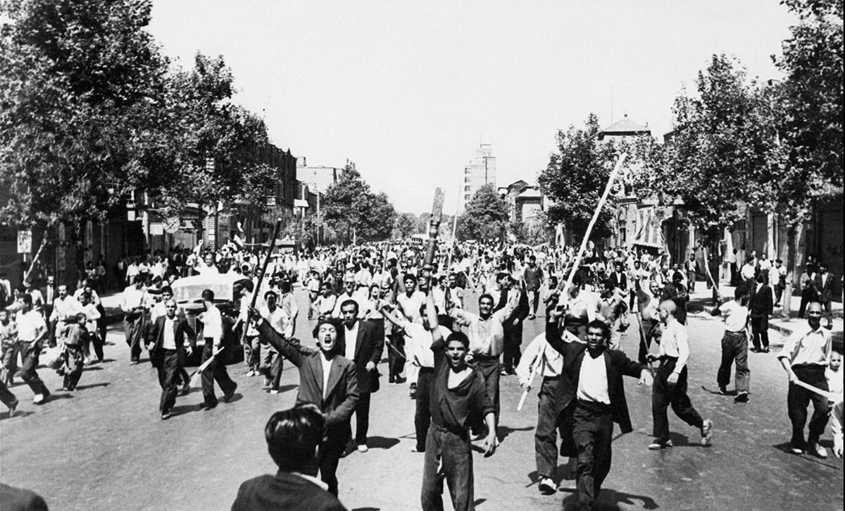 Центральное разведывательное управление сотрудники цру. Операция аякс 1953. Центральное разведывательное управление сша. Цру переворот. Цру переворот.