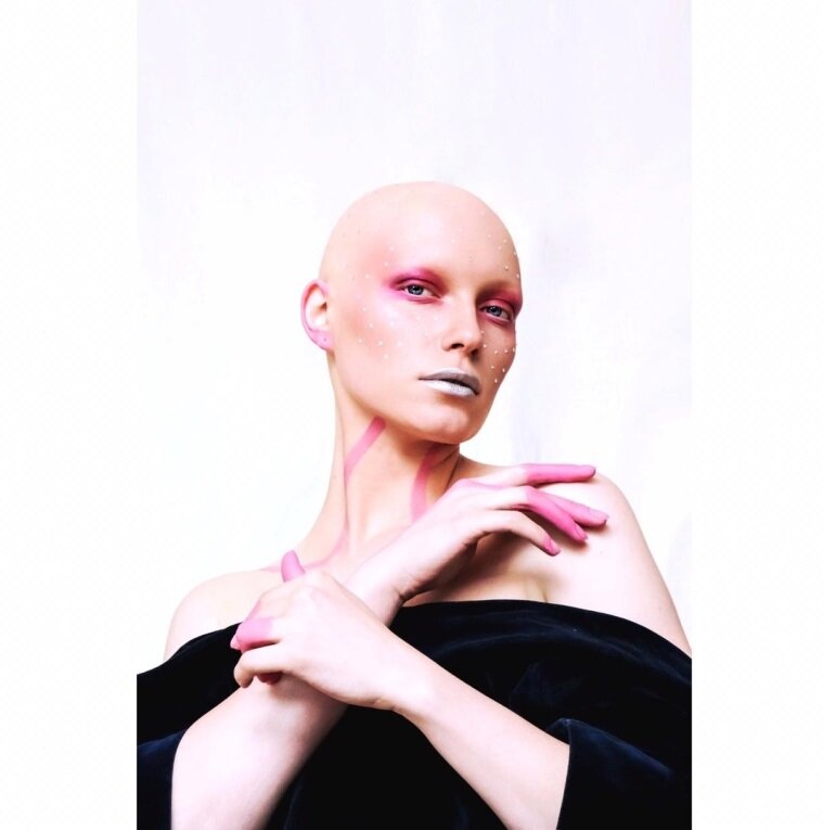 Источник: https://www.instagram.com/anyone66/, https://inspiredot.net/entertainment/3828-samye-neobychnye-devushki-modeli-sovremennosti/