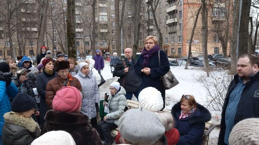 Надежда Жуйкова на встрече с жителями района Академический. Источник: Источник: Life Gagarinsky