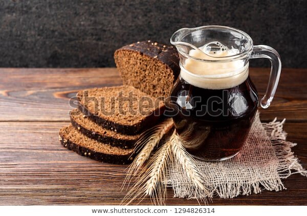 Источник фото: https://image.shutterstock.com/image-photo/kvass-rye-bread-on-wooden-600w-1294826314.jpg
