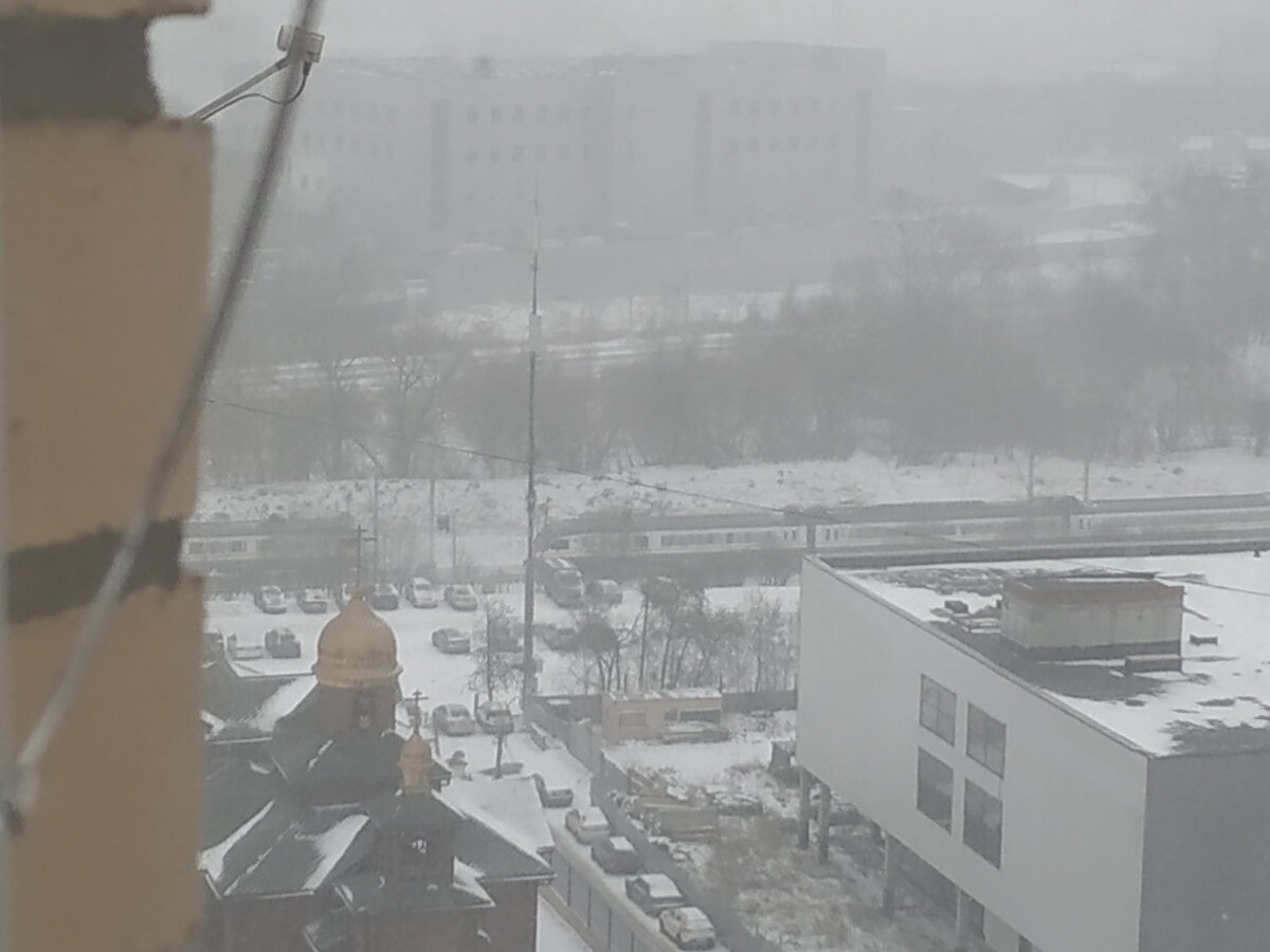 Два ЭП2Д, правда второй, на Москву, спрятался в кустах)