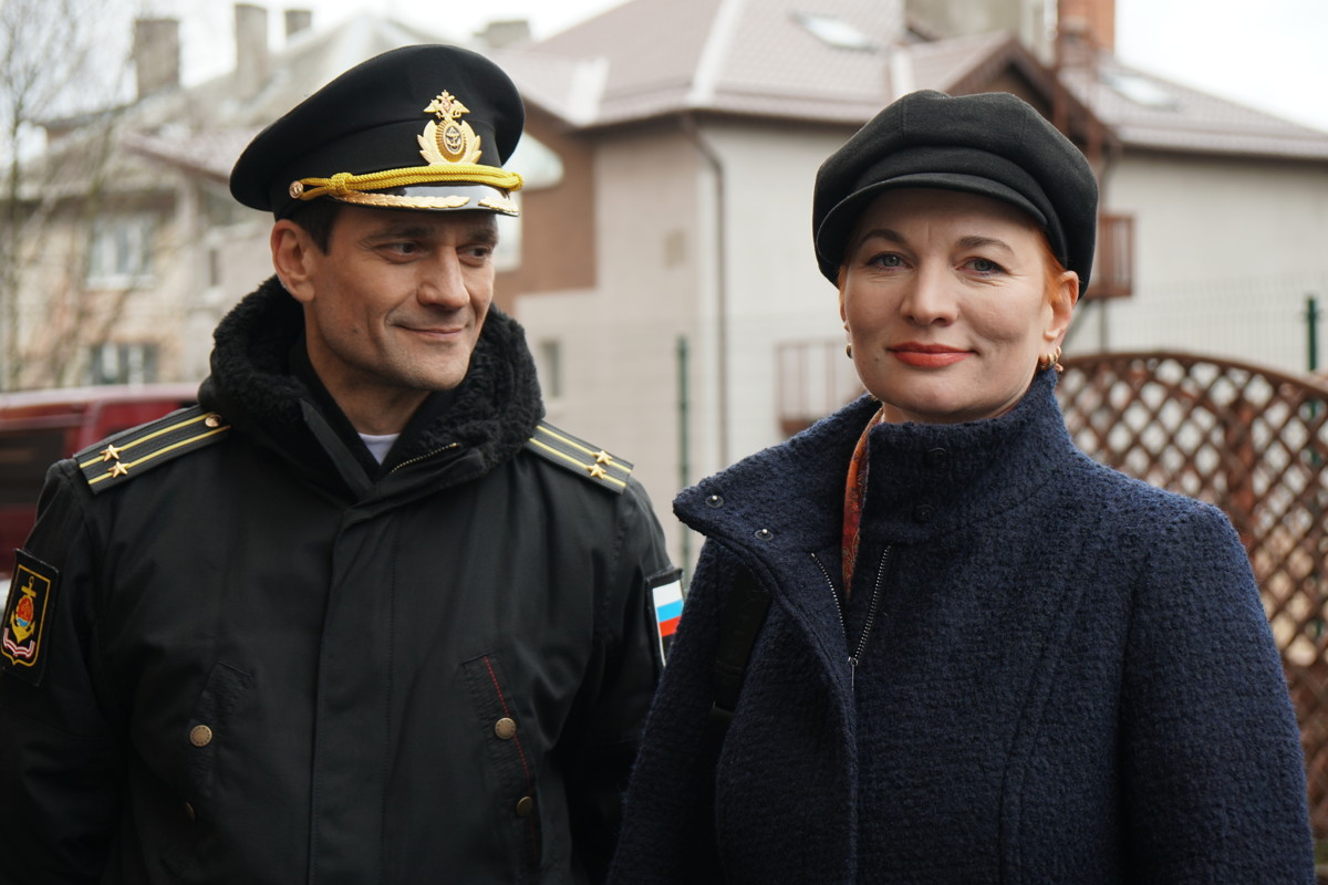 Дмитрий Миллер и Ольга Балашова на съёмках сериала «Андреевский флаг». Фото: ООО «Киностудия Крылья»