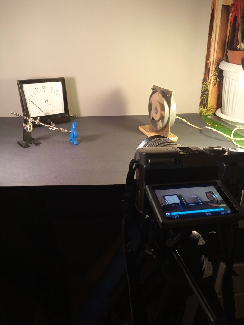 Вентилятор (я снимаю через фотоаппарат, в следующей статье расскажу почему)