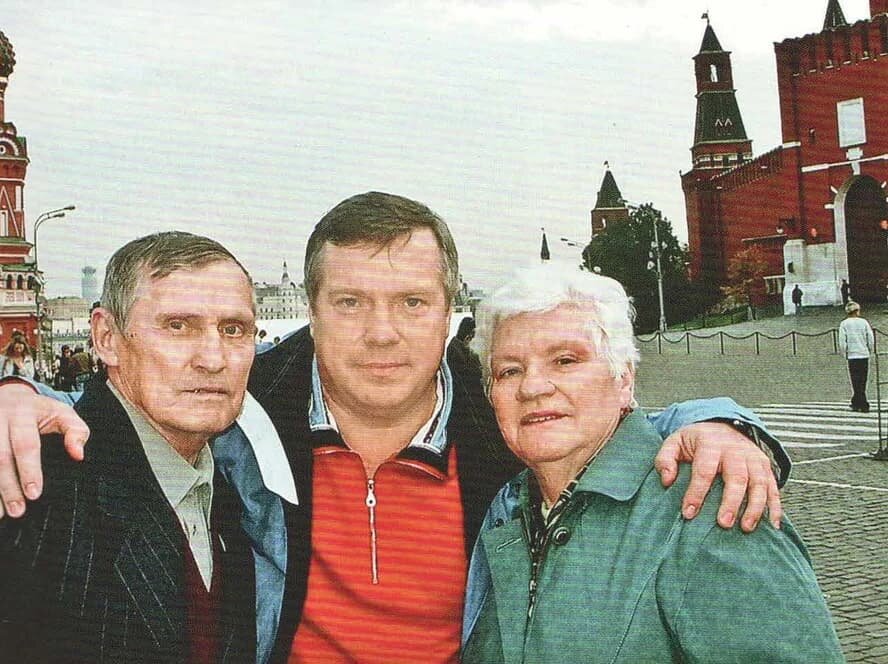 Василий Голубев с родителями