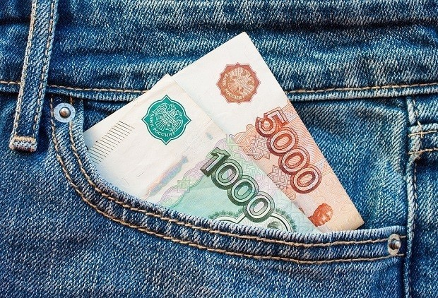 РИА Новости со ссылкой на начальника аналитического управления банка БКФ Максима Осадчего сообщили, что сумма наличных на руках у граждан и в кассах российских предприятий к началу ноября достигла 12,1 триллиона рублей. Это чревато инфляционными рисками.