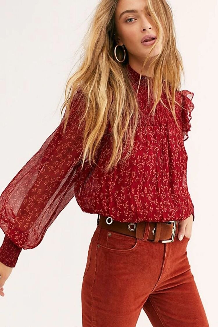 Легкая блузка + вельветовые брюки натуральной гаммы