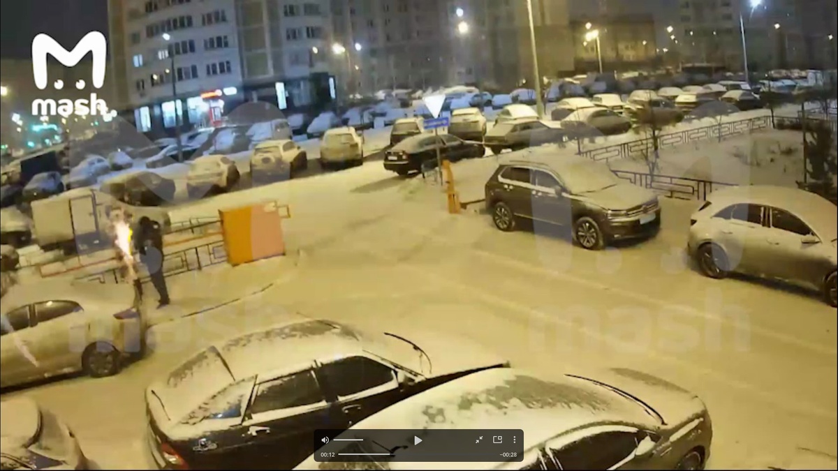 Что-то делает, что вызывает огонь