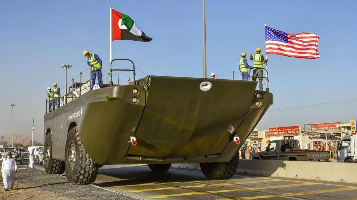 LARC LX – это самый большой в мире полноприводный 4х4 автомобиль-амфибия. 