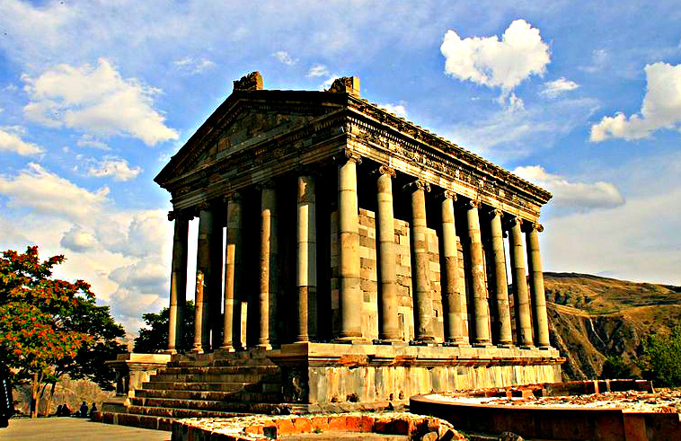 Языческий храм в Гарни, Армения. Фото: интернет, свободный доступ.