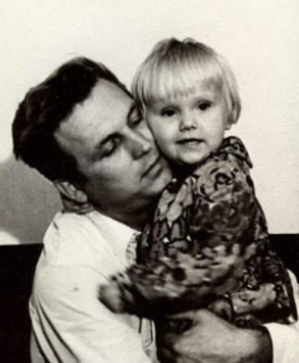 Маленькая Валерия с отцом