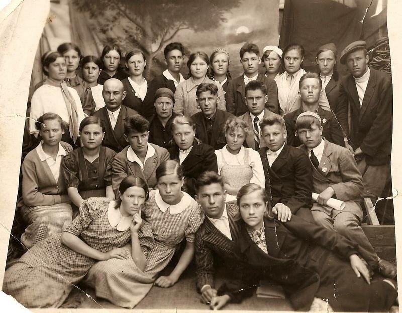 Школ было 1940. Выпускной 1941 года. Школа 1940 год. Выпускной 1940 года. Выпускники 1941 года.