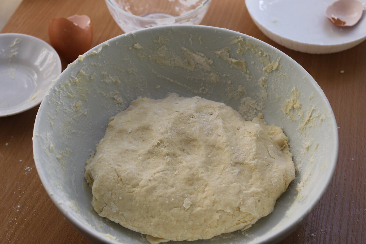 Оно выглядит сначала невзрачно. А минут через 5 ваших трудов над ним - уже на столе - преобразится. Фото автора