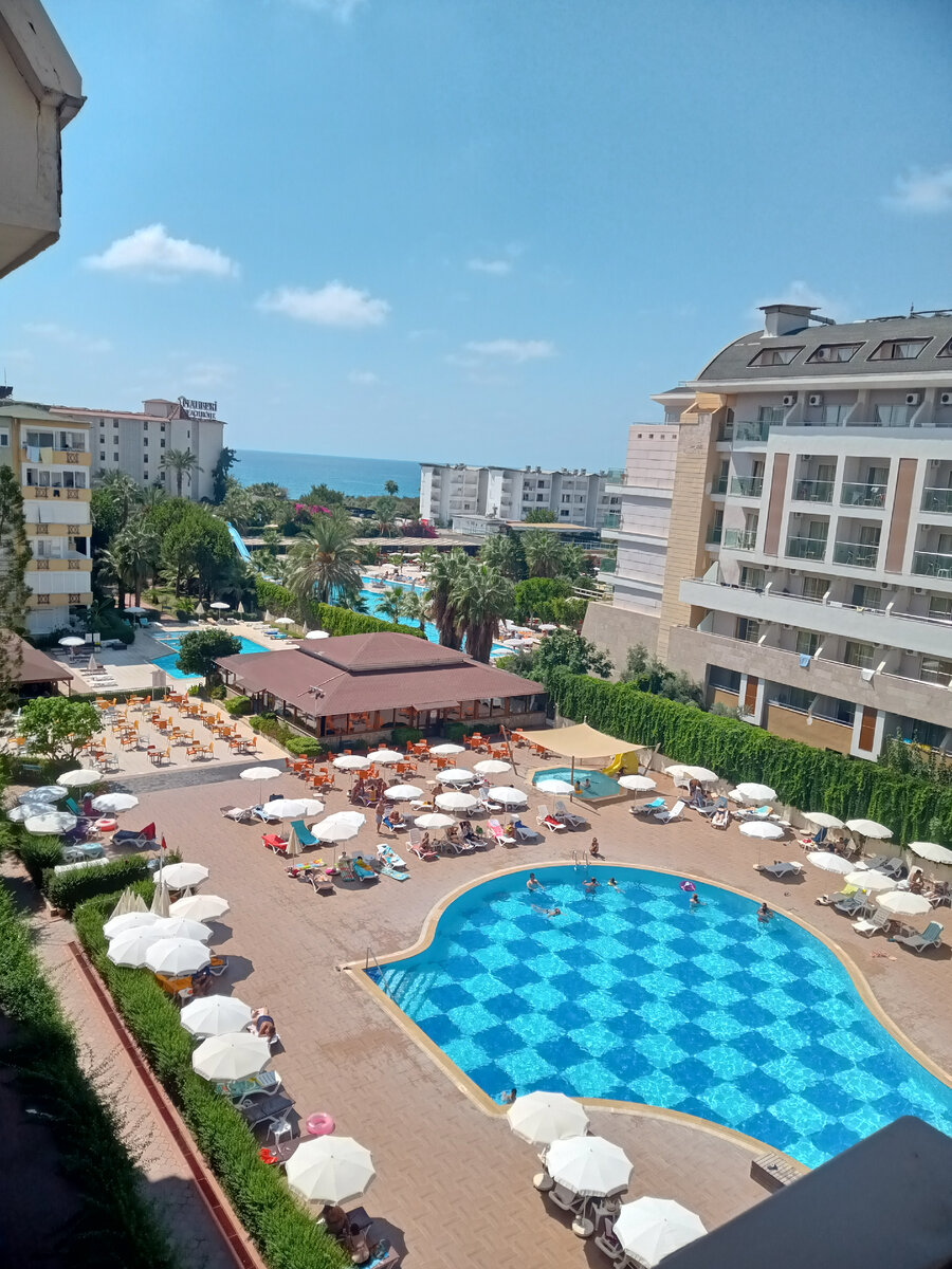 Вид из балкона Titan Garden 4*