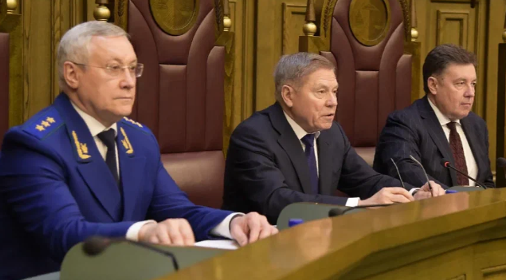 вахта на судне. матрос на судне. работа вахтой на судах без опыта. матрос рыболовецкое судно. вахта на корабле.