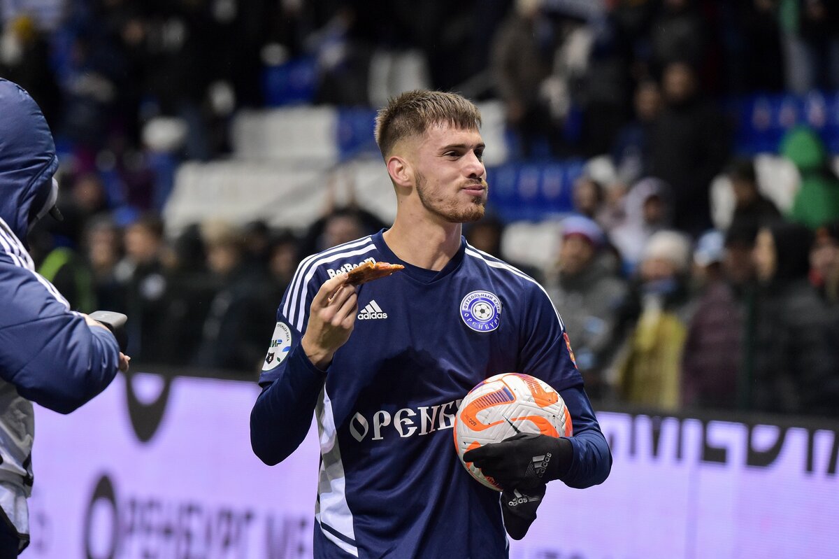 Форвард «Оренбурга» Владимир Сычевой забил 14 голов и вместе с Промесом стал лучшим бомбардиром первой половины сезона. Фото: fcorenburg.ru 