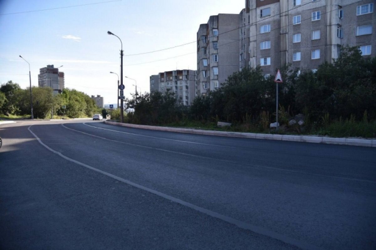   Новый асфальт уложили на улице Георгия Седова в Мурманске
