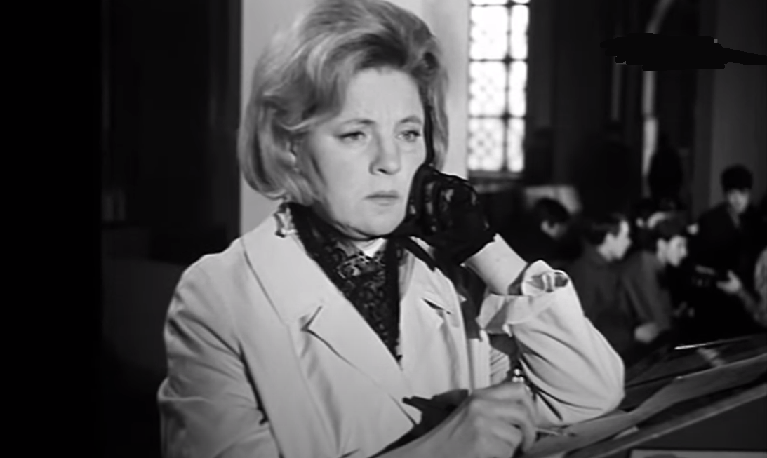 Евгения (Зинаида Шарко), кадр из фильма "Долгие проводы" (1971)