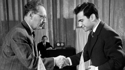 Неожиданная для всех первая партия матча за Мировую шахматную корону между Михаилом Ботвинником и Михаилом Талем 1960 год