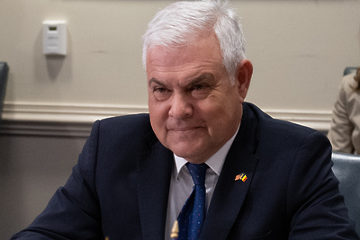    Министр национальной обороны Румынии Анхель Тилвар ©U.S. Secretary of Defense Wikipedia.org