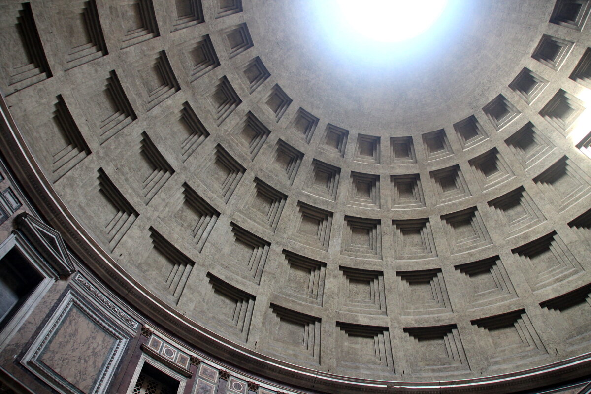 Свод в Пантеоне с огромным отверстием