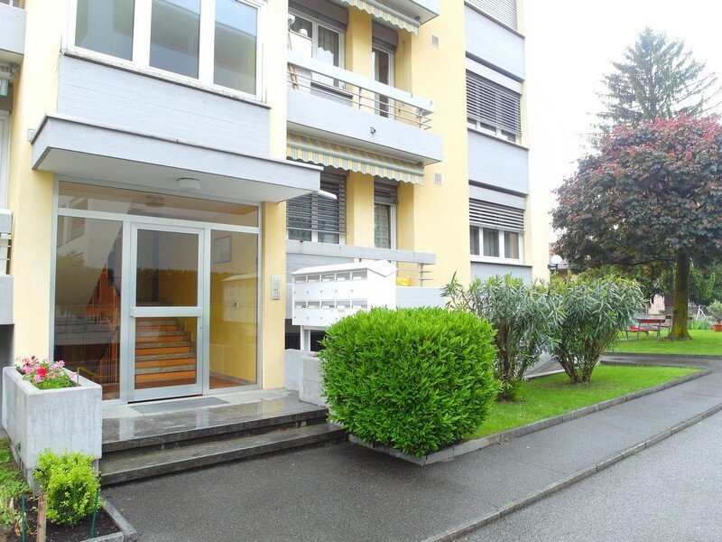 Все ли наши подъезды выглядят так? Нет, но могли бы