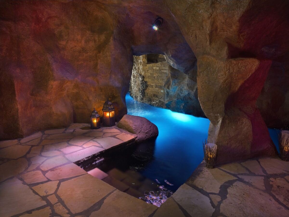 Интерьер весьма похож. Изображение найдено с помощью Яндекса.