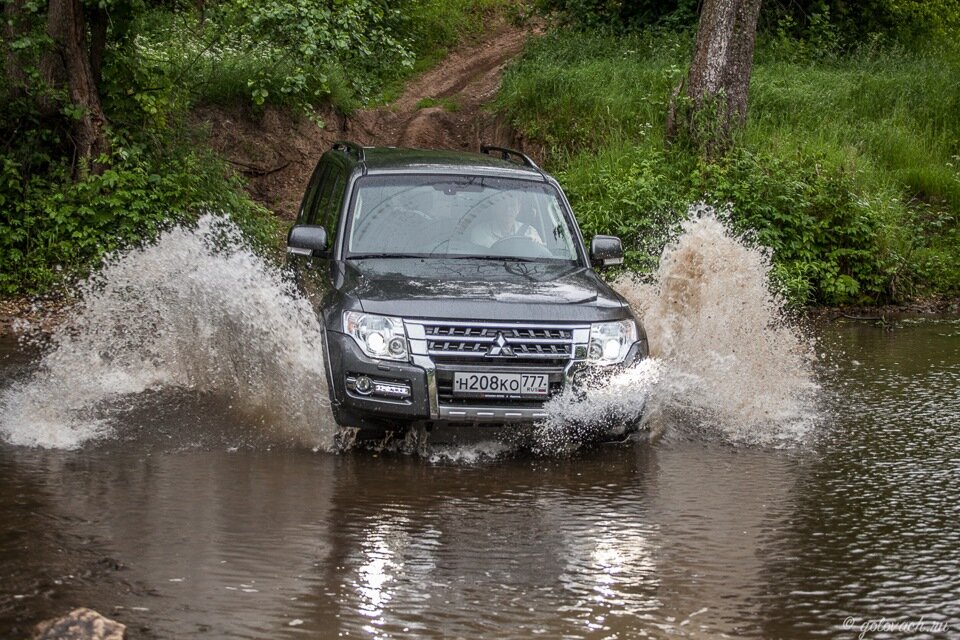 Покатался на Mitsubishi Pajero IV. Вот какие выводы я сделал. Конечно, многие не согласятся, но всё же ???