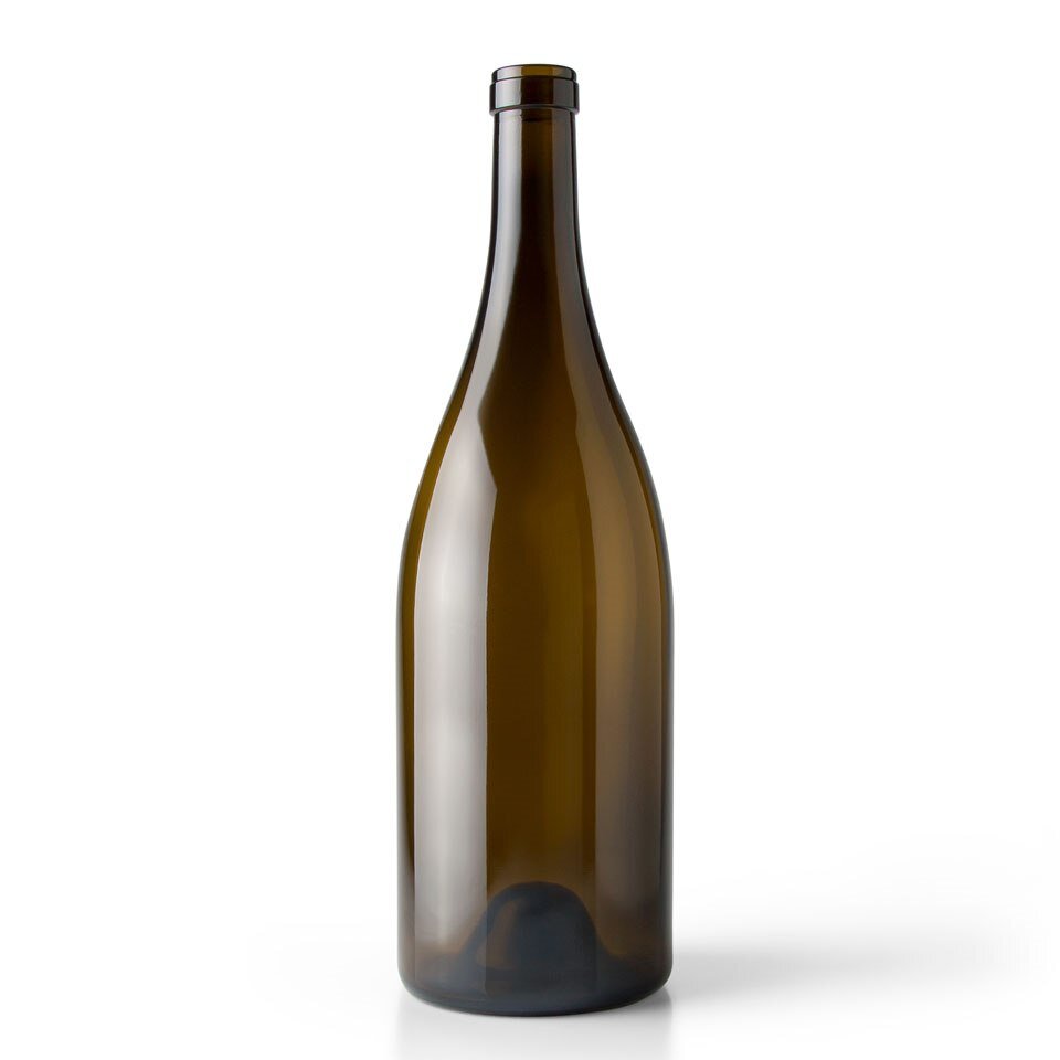 декор стеклянных бутылок. бутылка из под вина. бутылка под вино. свечи из винных бутылок. стеклянная бутылка.