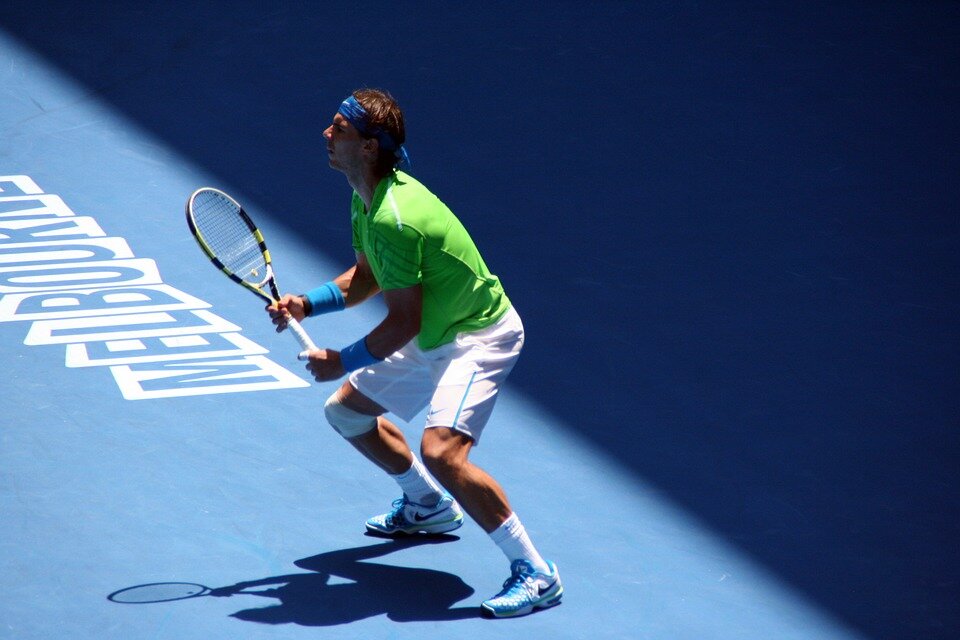 https://cdn.pixabay.com/photo/2014/03/16/13/32/rafael-nadal-288554_960_720.jpg