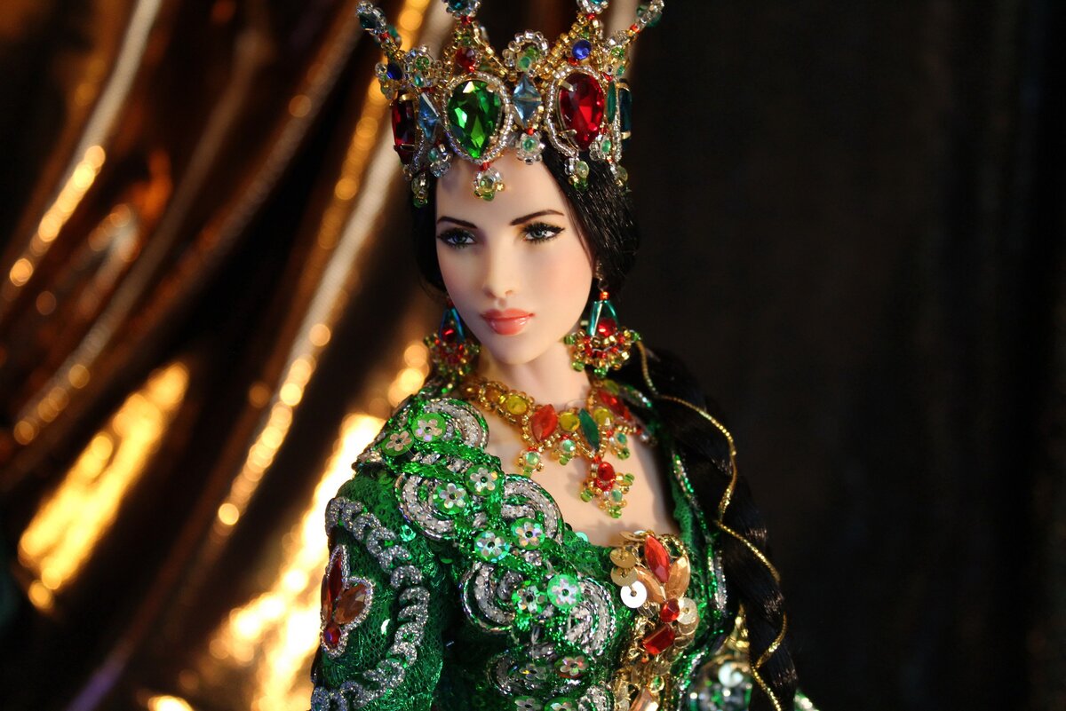 "Хозяйка медной горы",  70 см. Создана для выставки, приуроченной к 80-летию написания "Малахитовой шкатулки". ПАО «Трубная металлургическая компания»