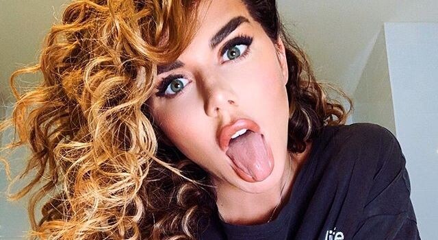 Конфликт знаменитостей России