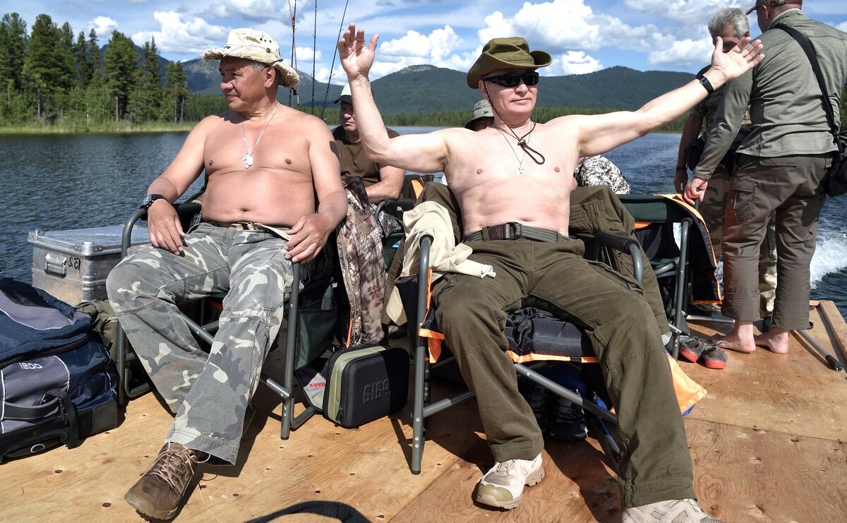 День рождение путина, Путин с Шойгу, Путин на отдыхе, Путин нв рыбалке, 