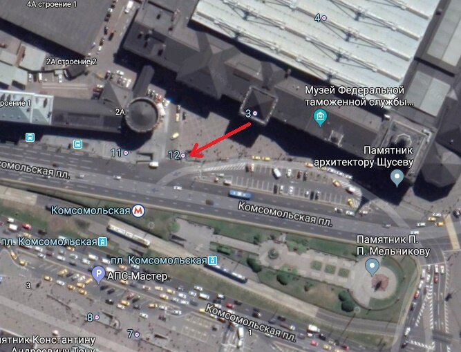 При выходе можно пройти к тому самому переходу к остановке трамваев, и Ярославскому и Ленинградскому вокзалу