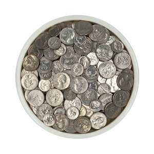 Миска с монетами. Фото с rgbimg.com