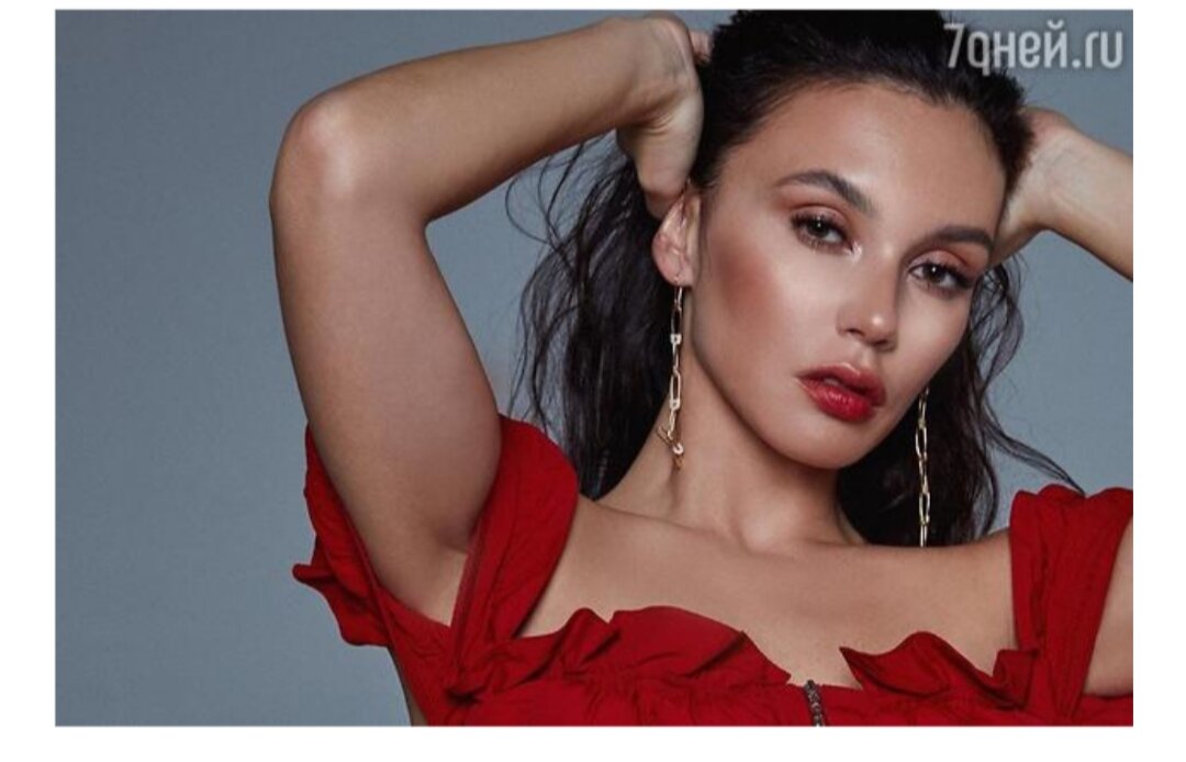 Певица обратилась к поклонникам с просьбой не пытаться искать скандальные подробности в ситуации.