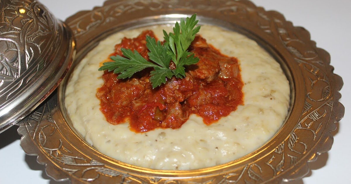 Вот так, скромно, без пафоса, обедали падишахи Османской Империи)). Фото из Турции.