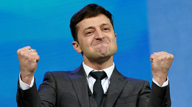 Владимир Зеленский выступает перед Прессой Украины // август 2019  // Спасибо онлайн-изданию "Бульвар Гордона" за этот кадр