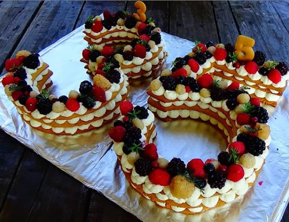 Торт "Цифра"из медовых коржей