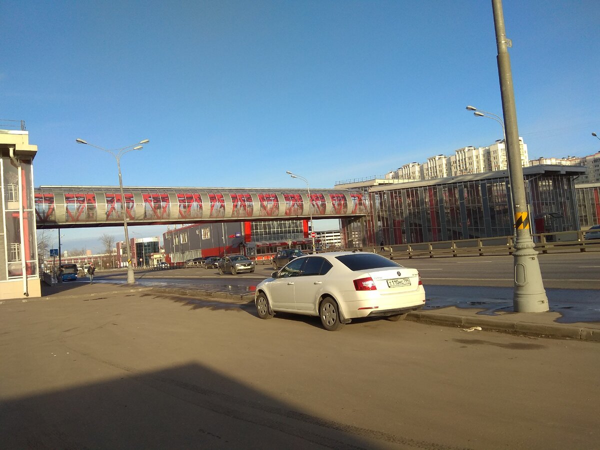 Переход просто огромен. Фото мое