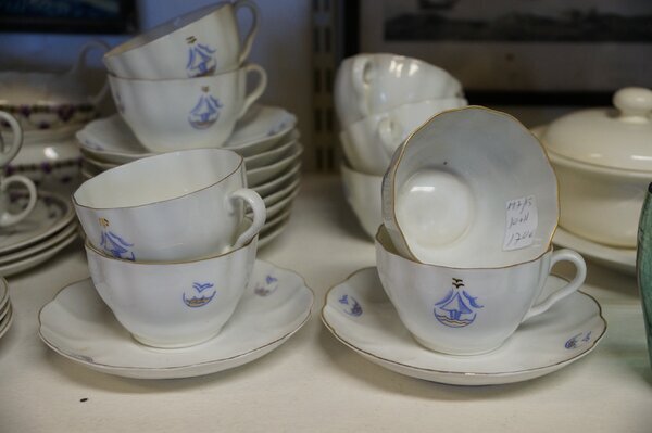 За 17 евро немецкий сервиз.