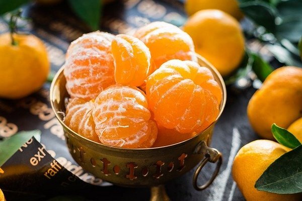 Выбирайте крупные и сочные мандарины без повреждений (Фото: Pixabay.com)