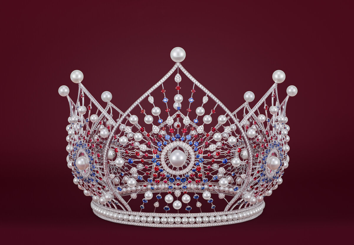 Одна из корон Мисс Москва