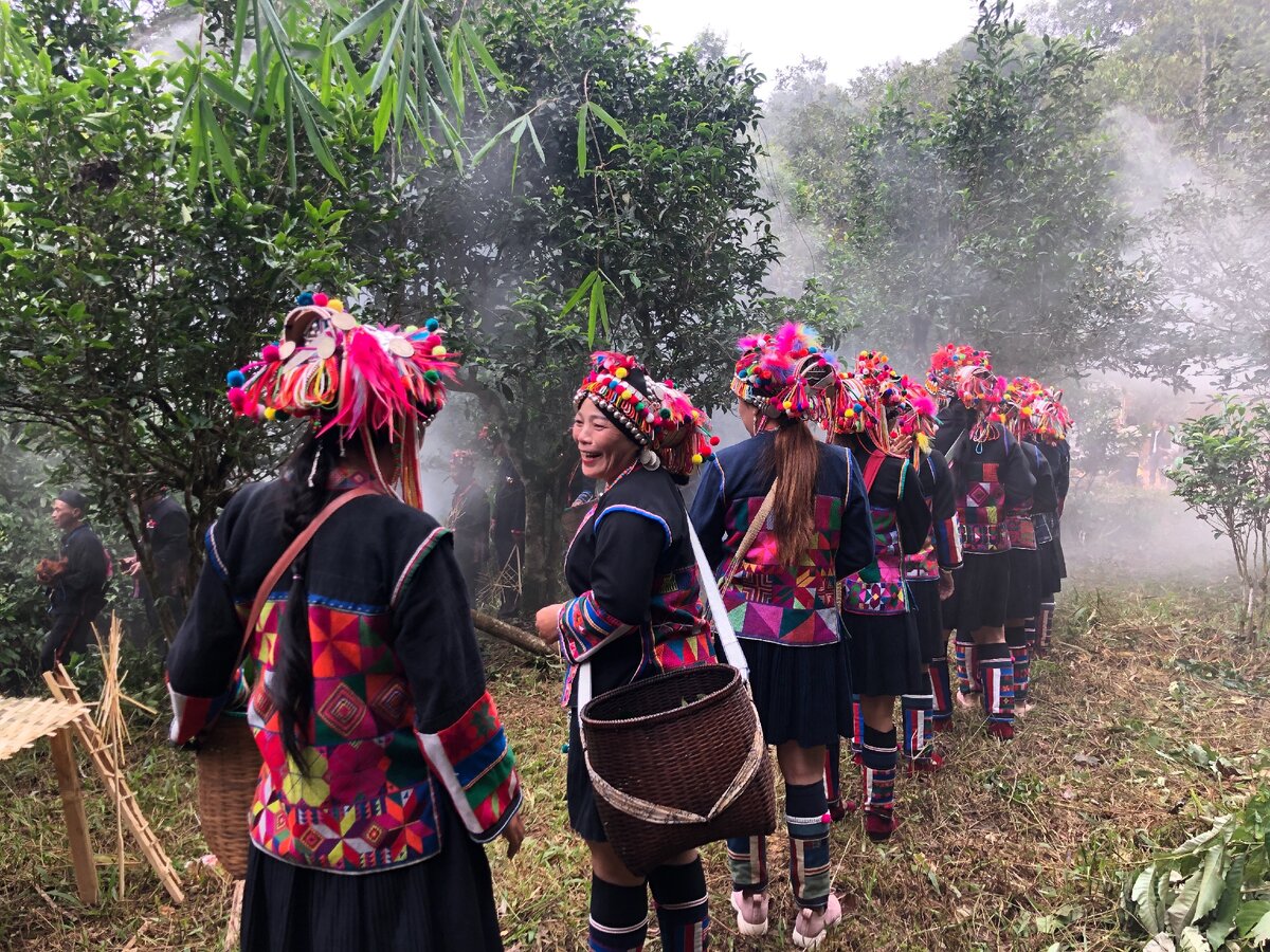 Бабушки народности Дай, на путунхуа не говорят. Пригодилось общение по переписке!