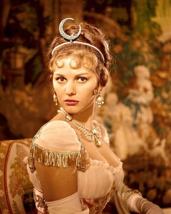 Клаудия Кардинале — Полина Бонапарт