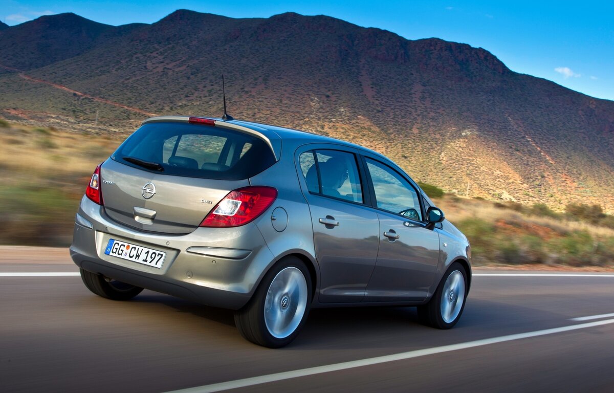 Opel Corsa 2010-2013. Корпоративный стиль | АвтоХит | Дзен