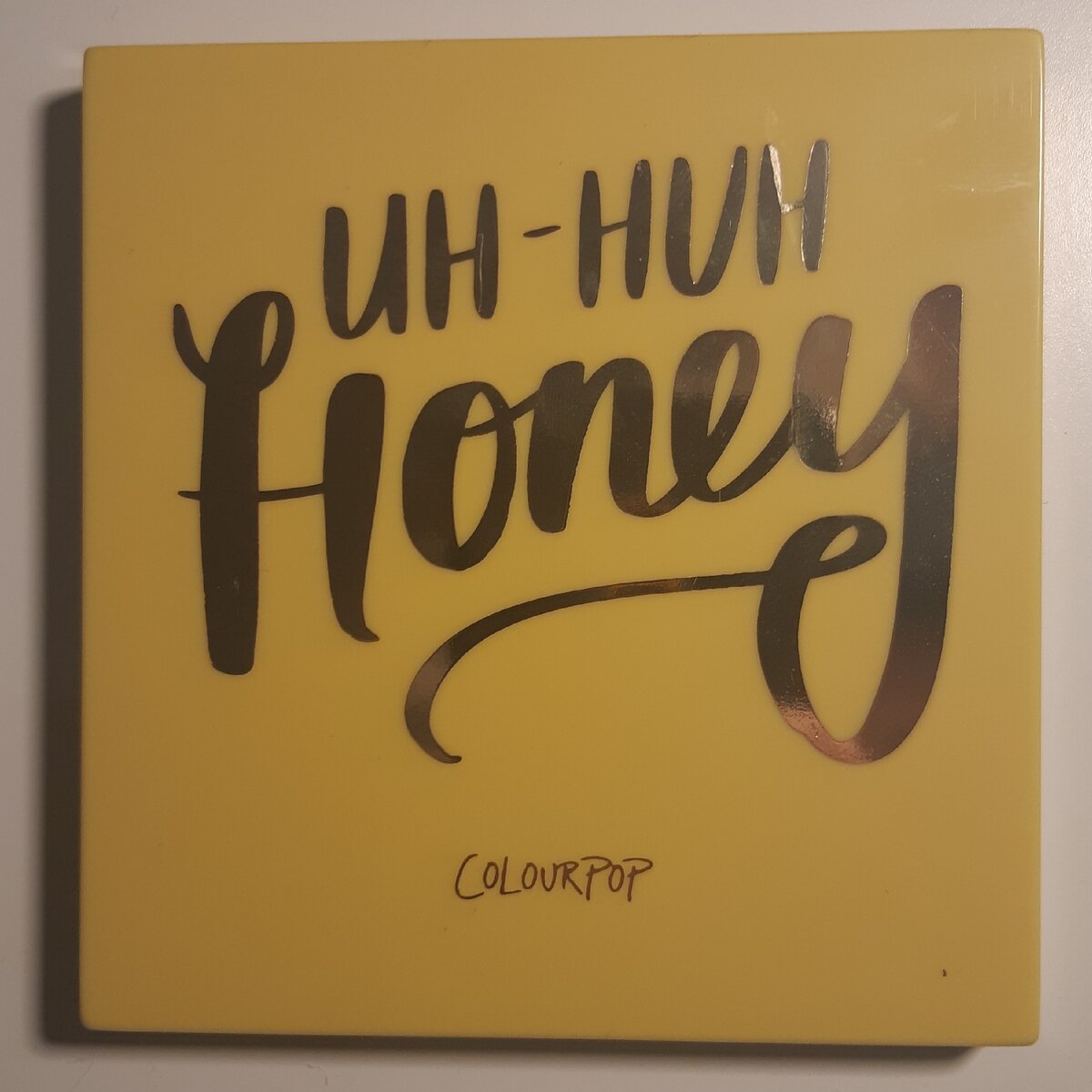 Не хватает только баночки меда )