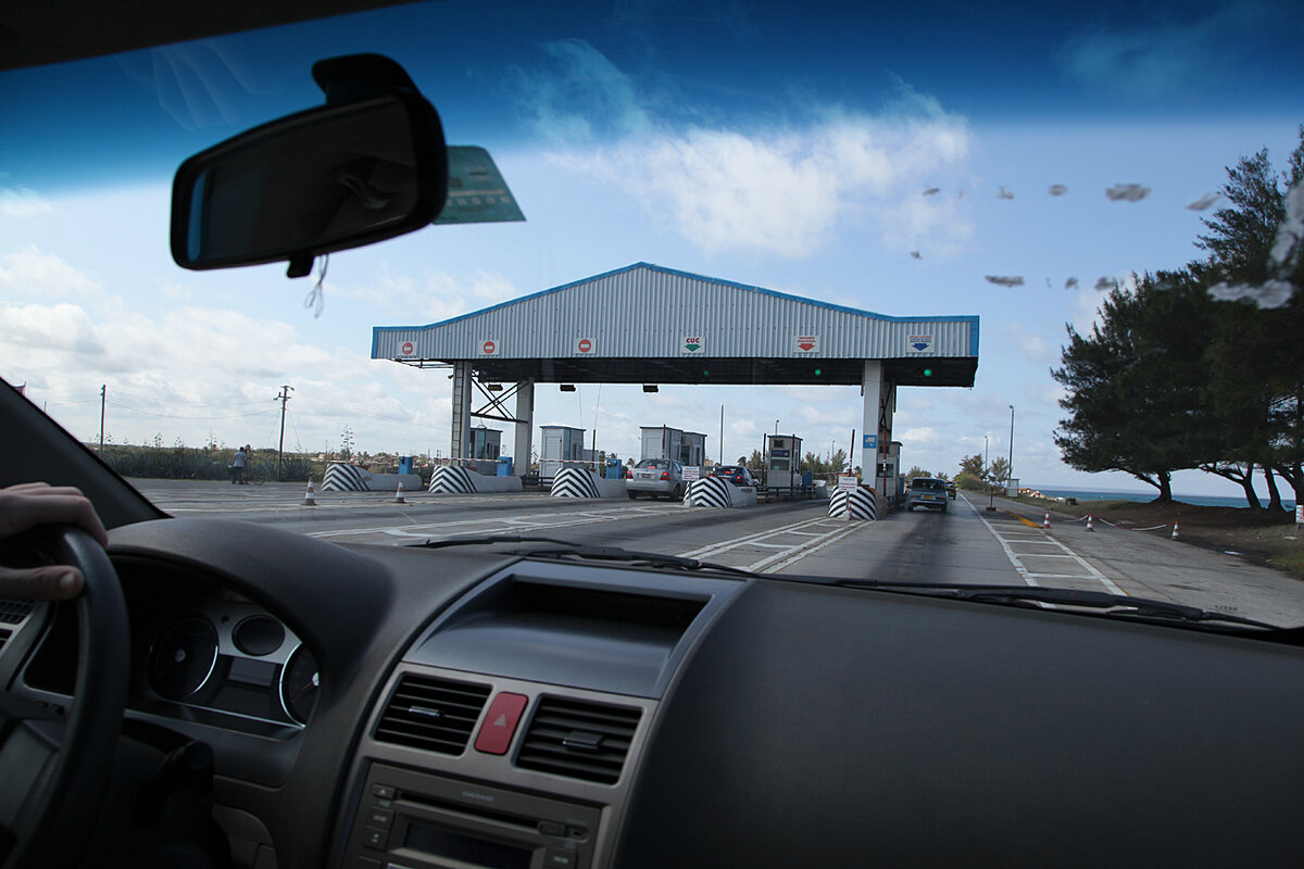 въезд на платную дорогу