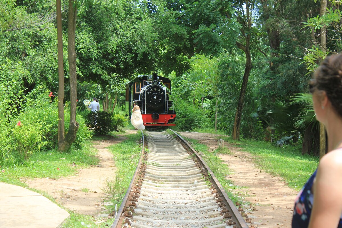 Еще и с цветами... Тяжеловато!